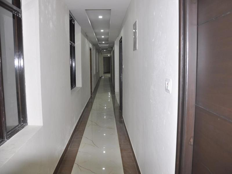 Oyo 28425 Dal Lake Resort Дармсала Экстерьер фото